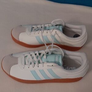 NWOT AdidasVL Court Based JI167 White and Light Blue, with Gum Sole, SZ 7
